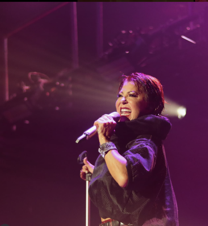 Alejandra Guzmán pospone su gira hasta 2026 por motivos de salud