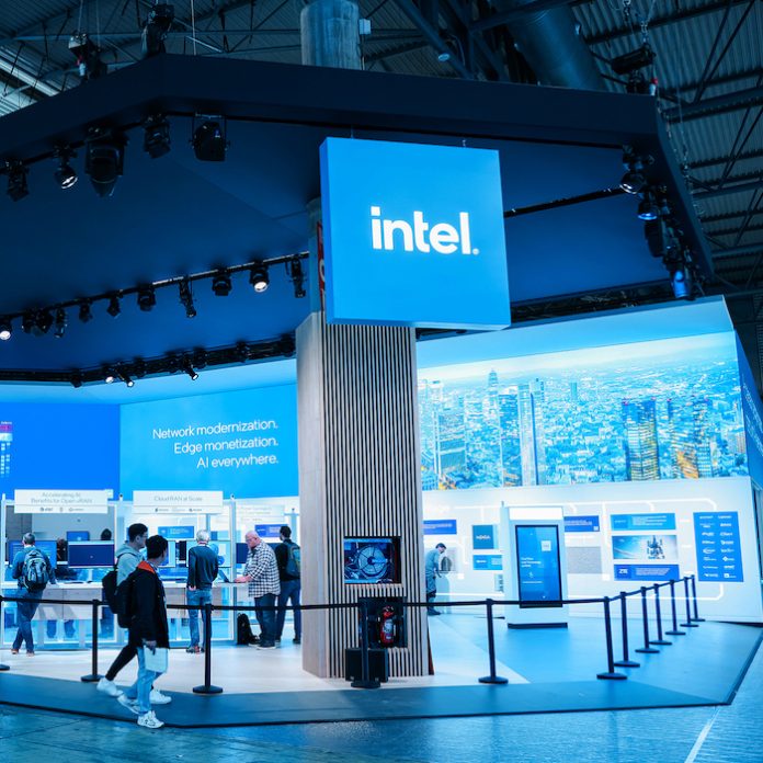 Intel no se expandirá a Europa y recortará el 15% de su planta laboral