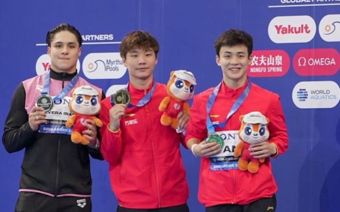 Osmar Olvera logra su segunda plata en el Mundial de Deportes Acuáticos Singapur 2025