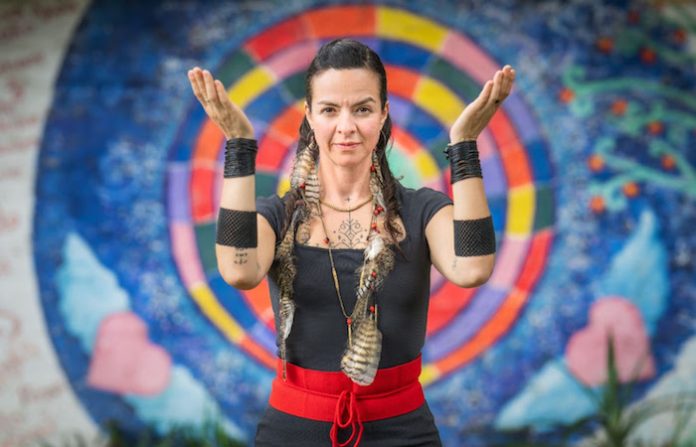 MaYita lanza “SOMOS”, un rezo musical que abraza la unidad y la memoria espiritual