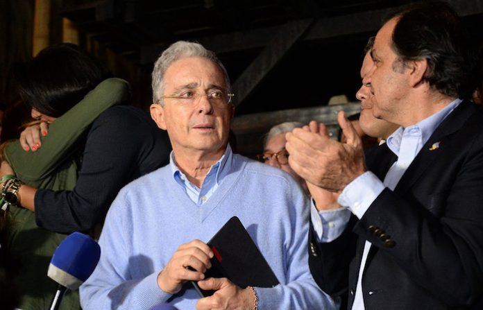 Expresidente colombiano Álvaro Uribe es hallado culpable de soborno de testigos