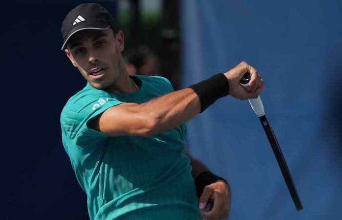 Cerúndolo gana sufriendo en Toronto