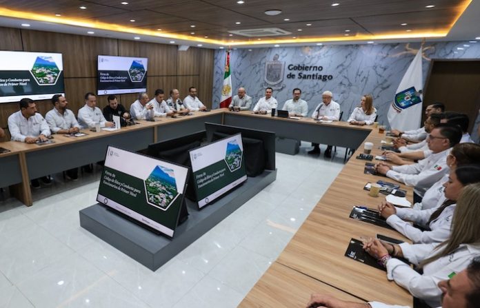 David de la Peña y su equipo firman compromiso ético: “Predicar con el ejemplo”