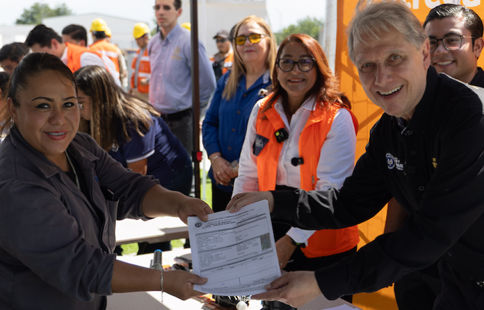 Del “diablito” al contrato: AyD regulariza tomas de agua en Juárez