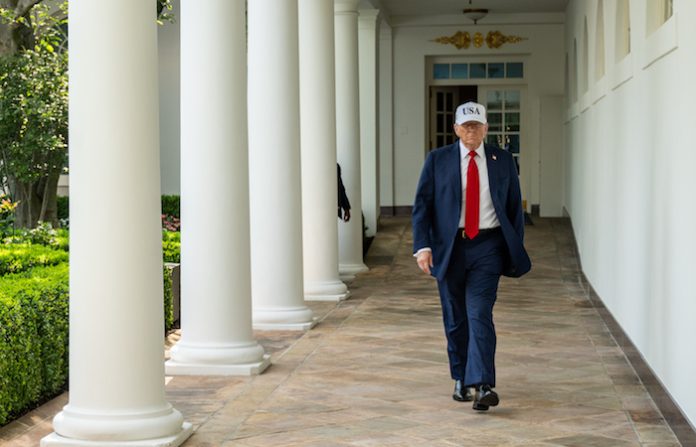 Trump afirma que proyecto presupuestal convertirá a EU “en un cohete”