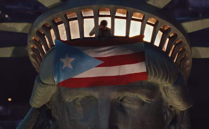 Bad Bunny estrena video con una falsa disculpa de Trump a los migrantes de EU