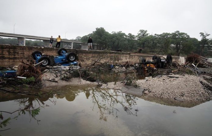 Protección Civil envía equipo especializado a Texas para apoyar en rescates por inundaciones