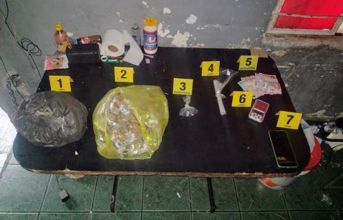 Desmantelan punto de narcomenudeo en la colonia Garza Nieto; tres personas detenidas