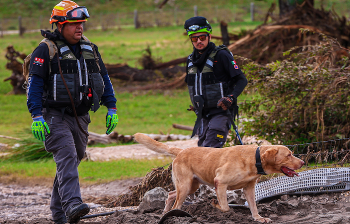 Rescatistas de Nuevo León inician labores de búsqueda en Texas tras inundaciones