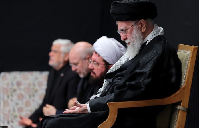 Video: El ayatolá Jameneí hace su primera aparición pública tras la escalada entre Irán e Israel