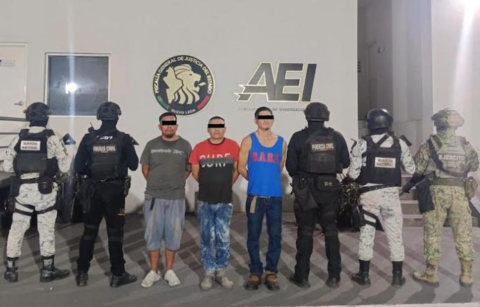 Caen en Escobedo con arma larga y más de 200 dosis de droga