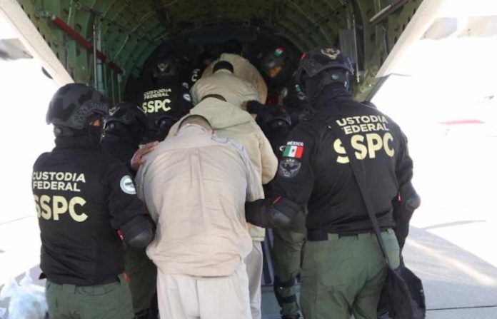 Golpe binacional: extraditan a 26 reos ligados a cárteles a Estados Unidos