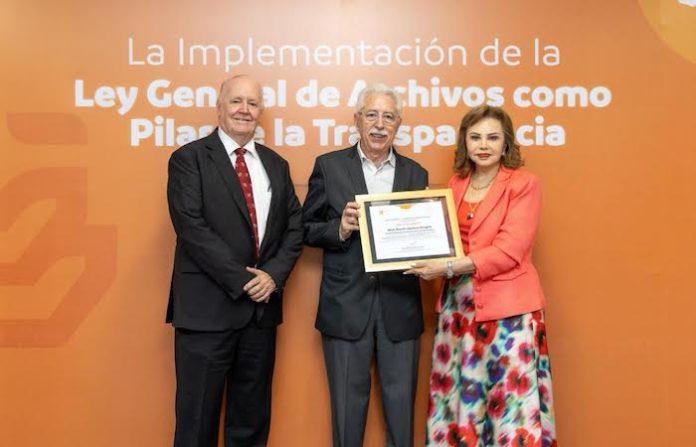 Fortalece Gobierno de Nuevo León transparencia con cultura archivística