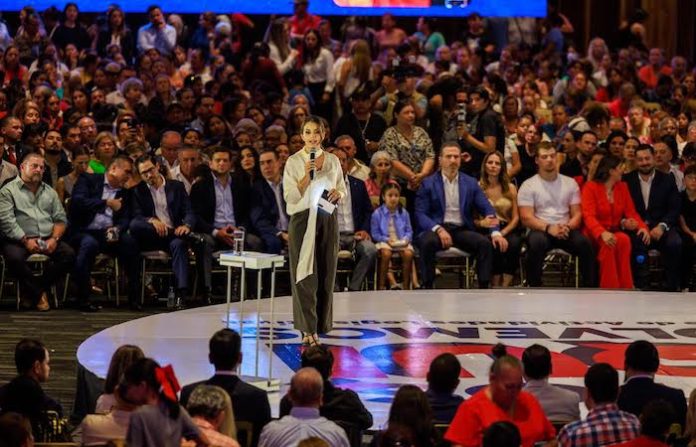 Lorena y Adrián de la Garza refuerzan alianza por Monterrey