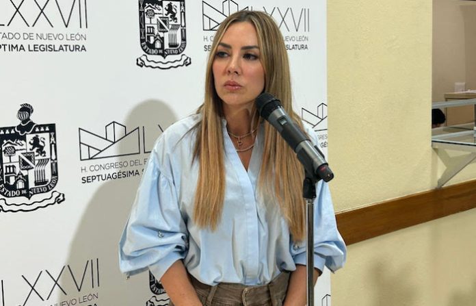 Perla Villarreal impulsa primera mesa de trabajo sobre transporte escolar en NL
