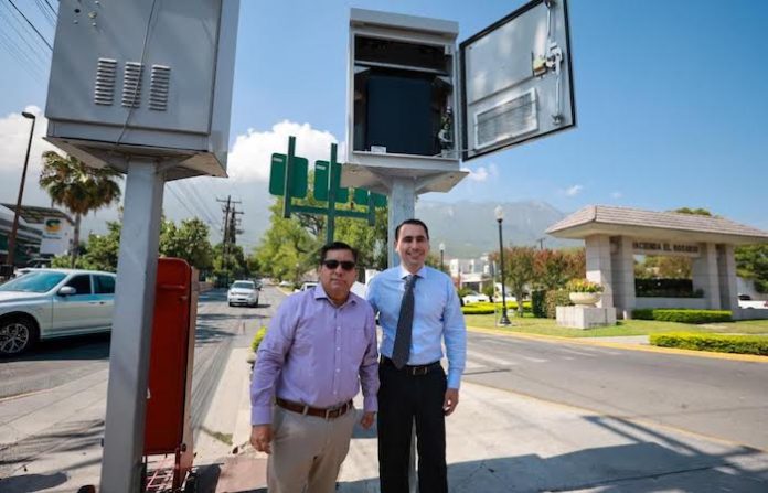 San Pedro inicia modernización de su red de semáforos para agilizar tránsito