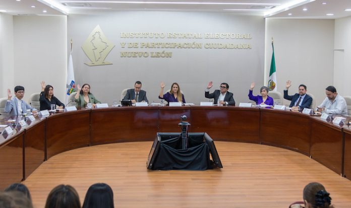 Responde IEEPCNL a mujeres que piden paridad real en elecciones de 2026