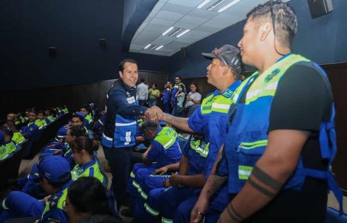 Daniel Carrillo reconoce la labor de los bomberos de San Nicolás