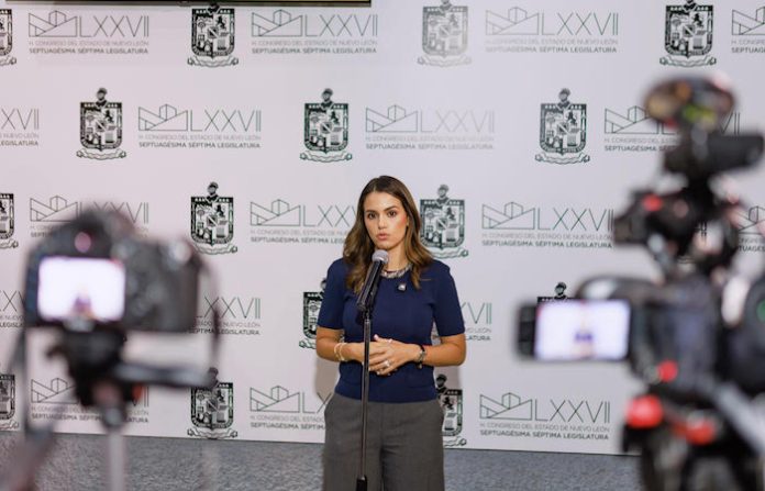 Video: Lorena de la Garza resalta iniciativa contra choquecitos en su informe legislativo