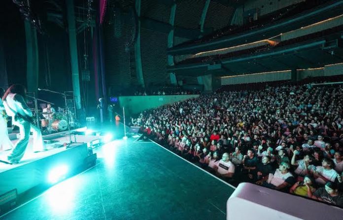 Monterrey estrena el “Regio Fest” y llena de música y risas el Pabellón M