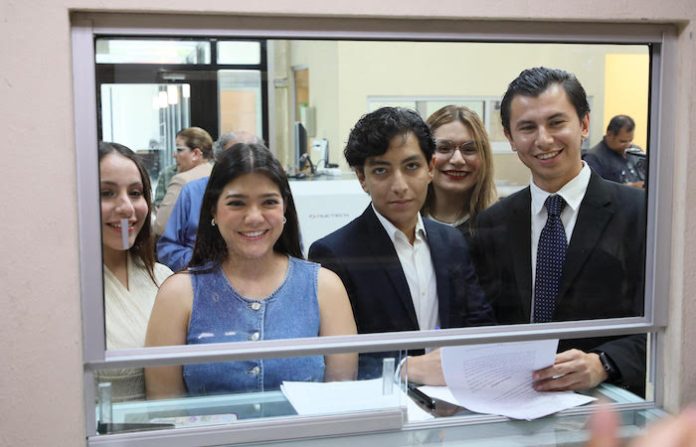 Estudiantes de la UANL impulsan iniciativa para incluir formación democrática en bachillerato