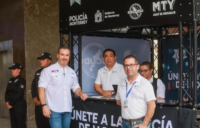 Monterrey abre módulo permanente de reclutamiento policial en el Palacio Municipal