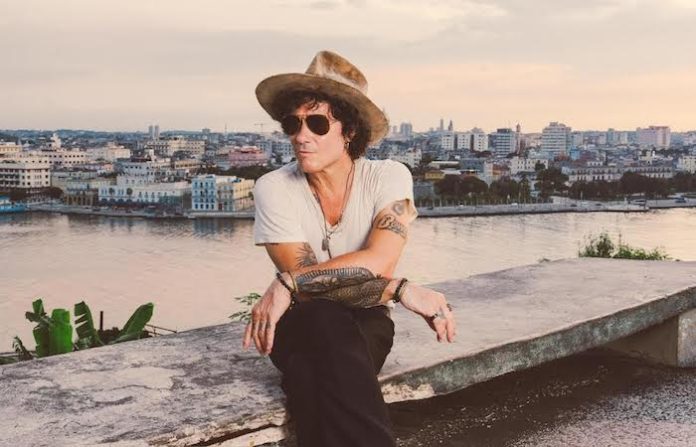 Enrique Bunbury será homenajeado en los Premios La Musa 2025 del Salón de la Fama de Compositores Latinos