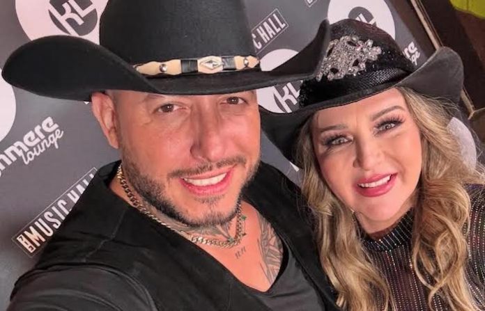 Alicia Villareal estrena romance tras divorciarse de Cruz Martínez