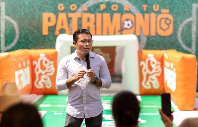 Familias de Juárez reciben escrituras que garantizan su patrimonio tras décadas de espera