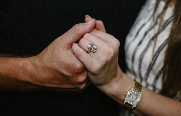 El anillo de compromiso de Taylor Swifft no es el más caro del siglo XXI