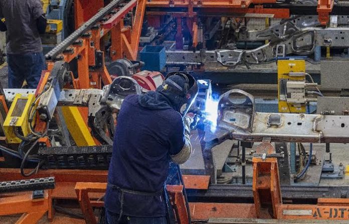 MiPymes Manufactureras de Nuevo León Superan en Generación de Empleo a las del Resto del País