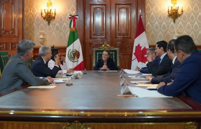 Sheinbaum se reúne con funcionarios de Canadá para tratar temas económicos