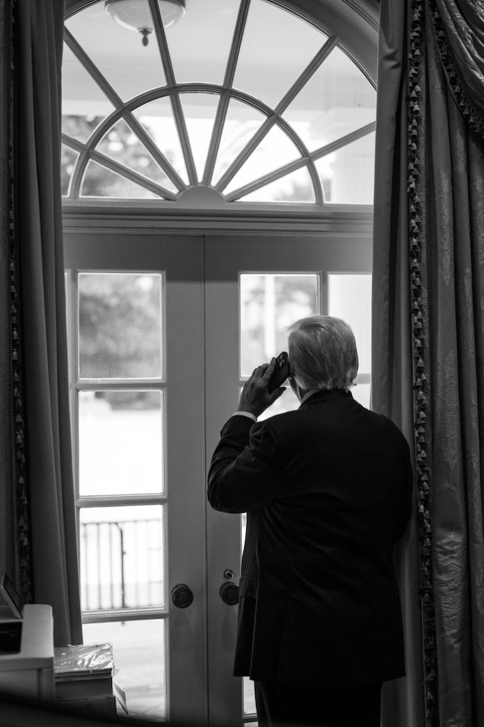 Trump estaría listo para llamar a Maduro, según medio