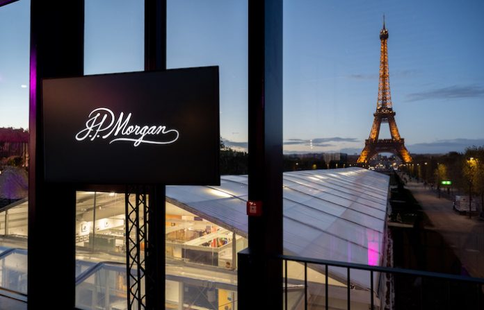 JP Morgan enciende las alarmas: el dólar está perdiendo terreno en tres frentes a la vez