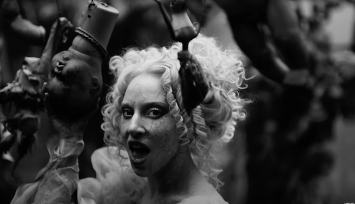 Video: Lady Gaga se apodera de Xochimilco: estrena video musical en la Isla de las Muñecas