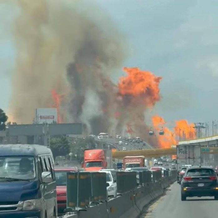 Video: Accidente en límites de CDMX y Edomex deja tres muertos, 70 heridos y 28 vehículos siniestrados