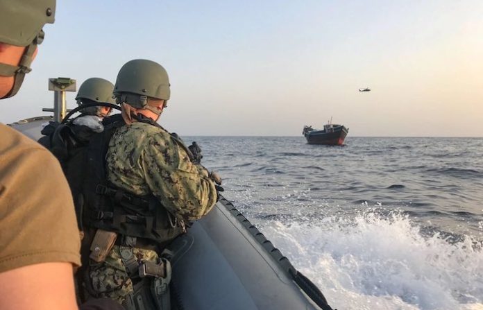 Caracas denuncia que un destructor de EU asaltó un barco de pesca venezolano