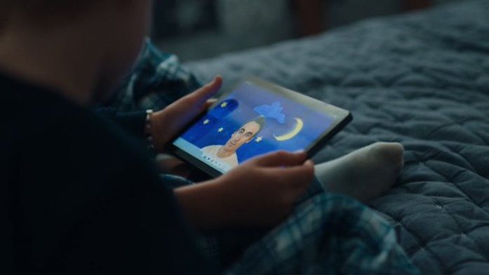 La IA se cuela hasta en los duelos: ¿qué riesgos implica exponer nuestras emociones a estas herramientas?