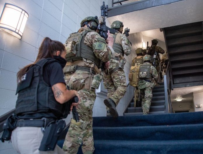 Trump amenaza con emergencia nacional por ruptura de cooperación con el ICE en Washington