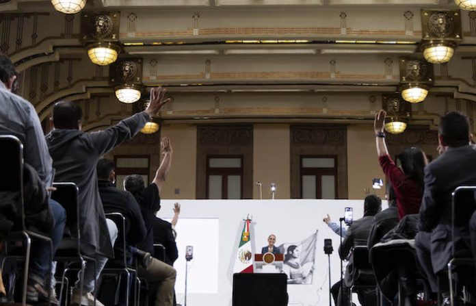 Video: Sheinbaum defiende a AMLO en medio de escándalo por corrupción en la Marina