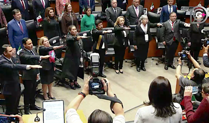 Video: Pese a cuestionamientos, nuevos ministros de la SCJN toman protesta en el Senado
