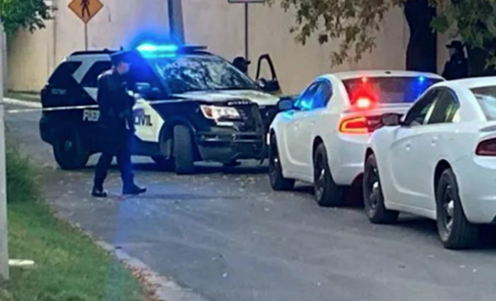 Lo ejecutan cuando ingería bebidas alcohólicas afuera de su casa