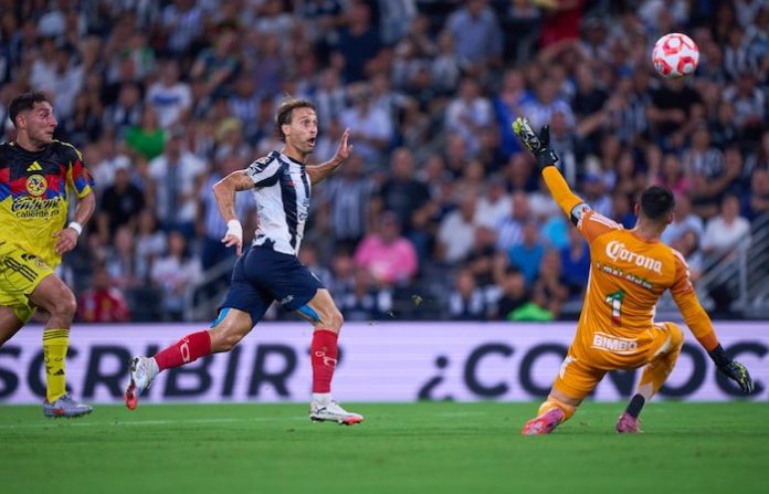 Rayados deja escapar la victoria y América rescata el empate en el BBVA