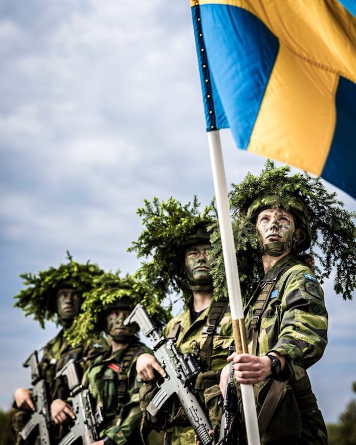 Alta costura militar escandinava: soldados reportan problemas con los nuevos uniformes