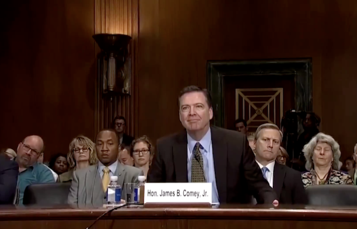 Fiscalía de EU acusa a exdirector de FBI por falso testimonio y obstrucción de justicia