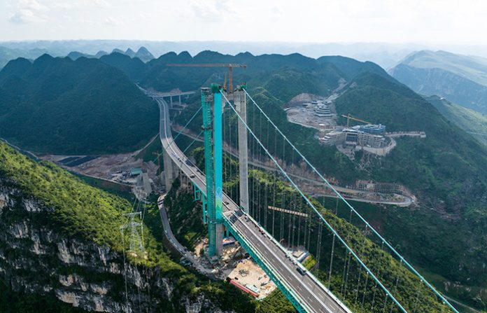 El puente más alto del mundo es inaugurado en China