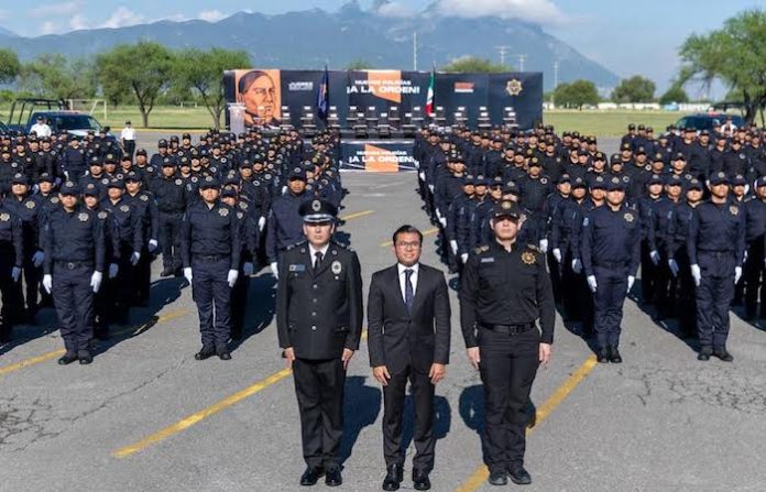 Juárez toma protesta a 120 nuevos policías