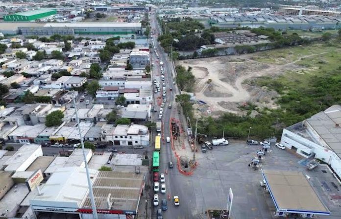 San Nicolás implementa contraflujo temporal en Diego Díaz de Berlanga por obra de la CFE