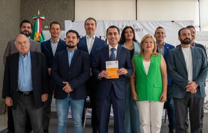 Luis Susarrey presenta libro sobre derecho a la movilidad
