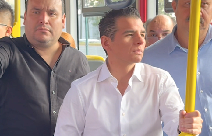 Avanza la movilidad en NL con la llegada de 140 nuevos camiones